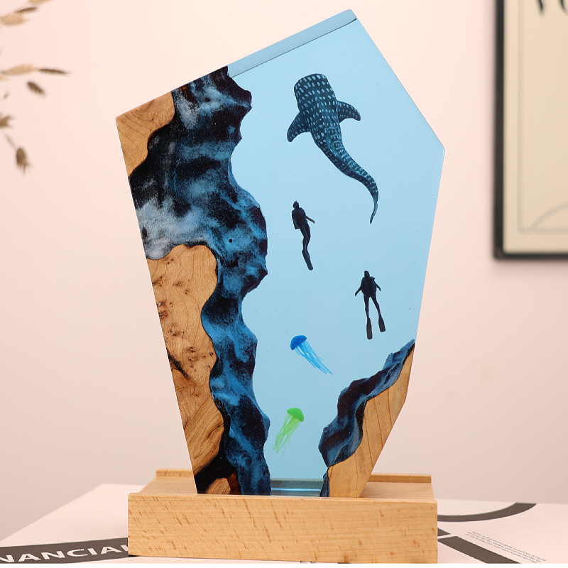 Resin Art Gift For Wedding - تمثال غواص الحوت الراتنجي المضيء على