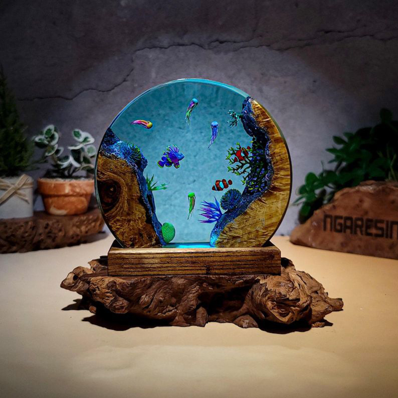Resin Art Table - مصباح طاولة من الراتنج بتصميم حيوانات