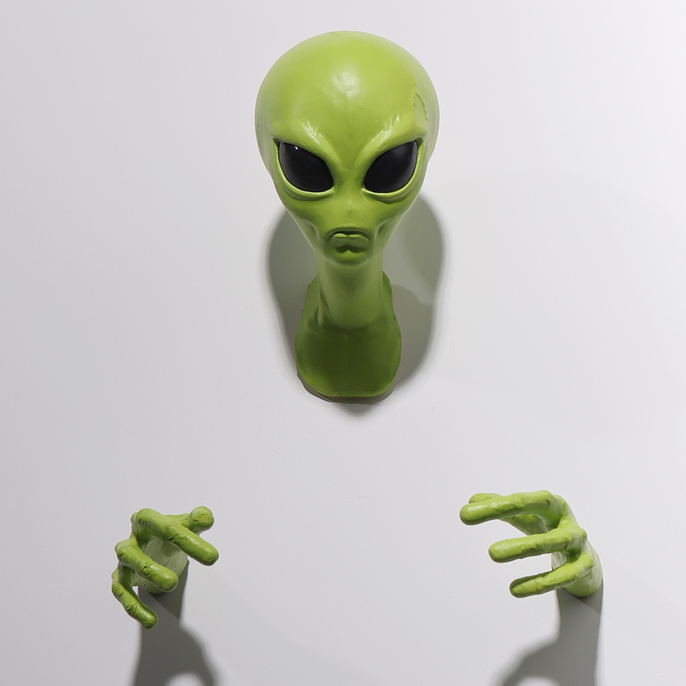 زينة جدارية على شكل كائن فضائي - مراجعة Resin Art Zone وسعره