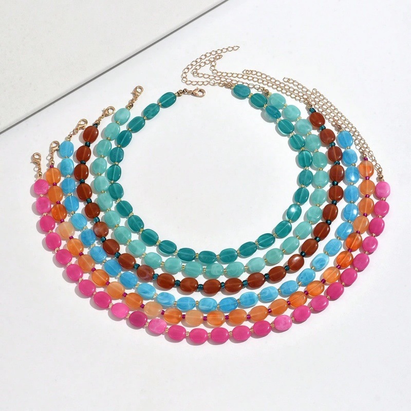 قلادات متعددة الطبقات بخرز بيض - مراجعة Resin Art Necklace وسعره