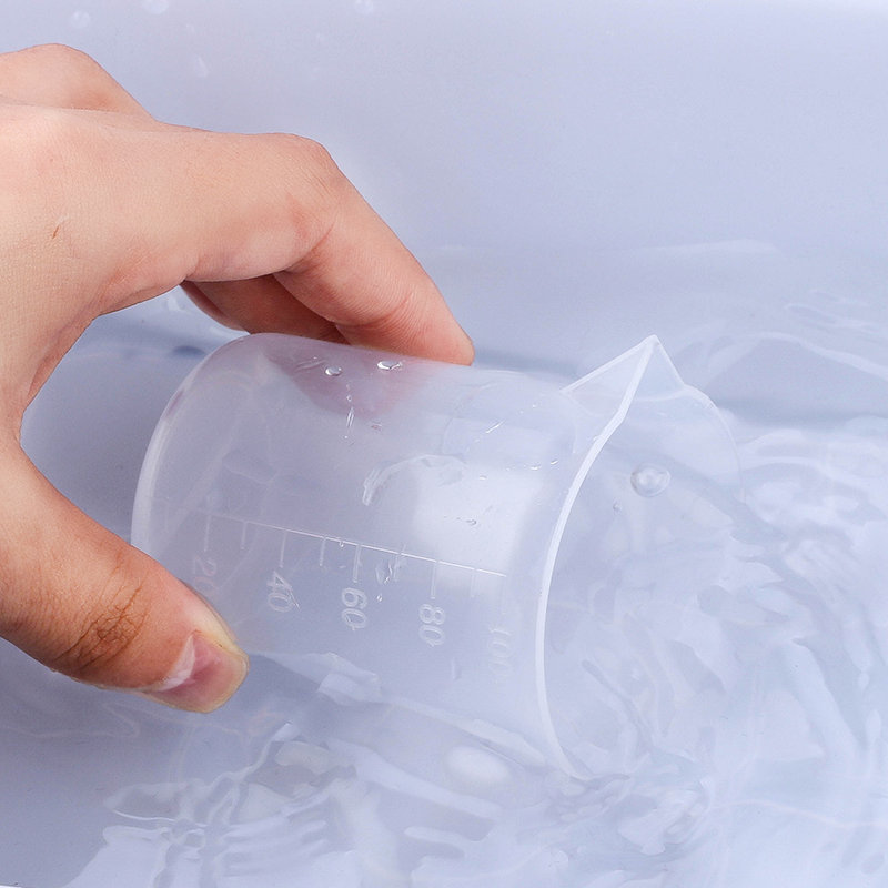 أكواب قياس بلاستيكية 100 مل و3 - مراجعة Resin Art Kitchen وسعره