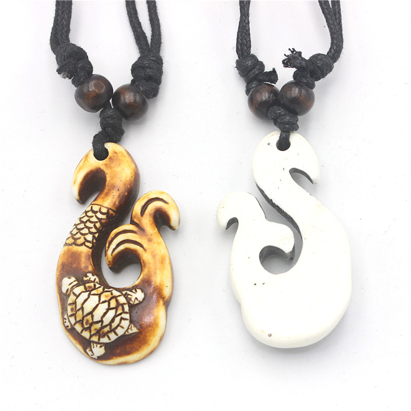 قلادات RUEMOY بتصميم خطاف السم - مراجعة Resin Art Necklace وسعره