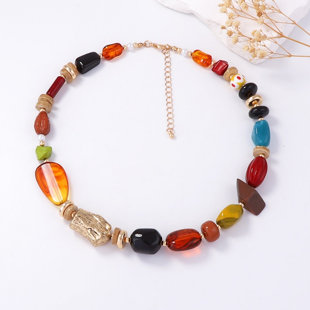 قلادة نسائية صيفية بتصميم بوهو - مراجعة Resin Art Necklace وسعره