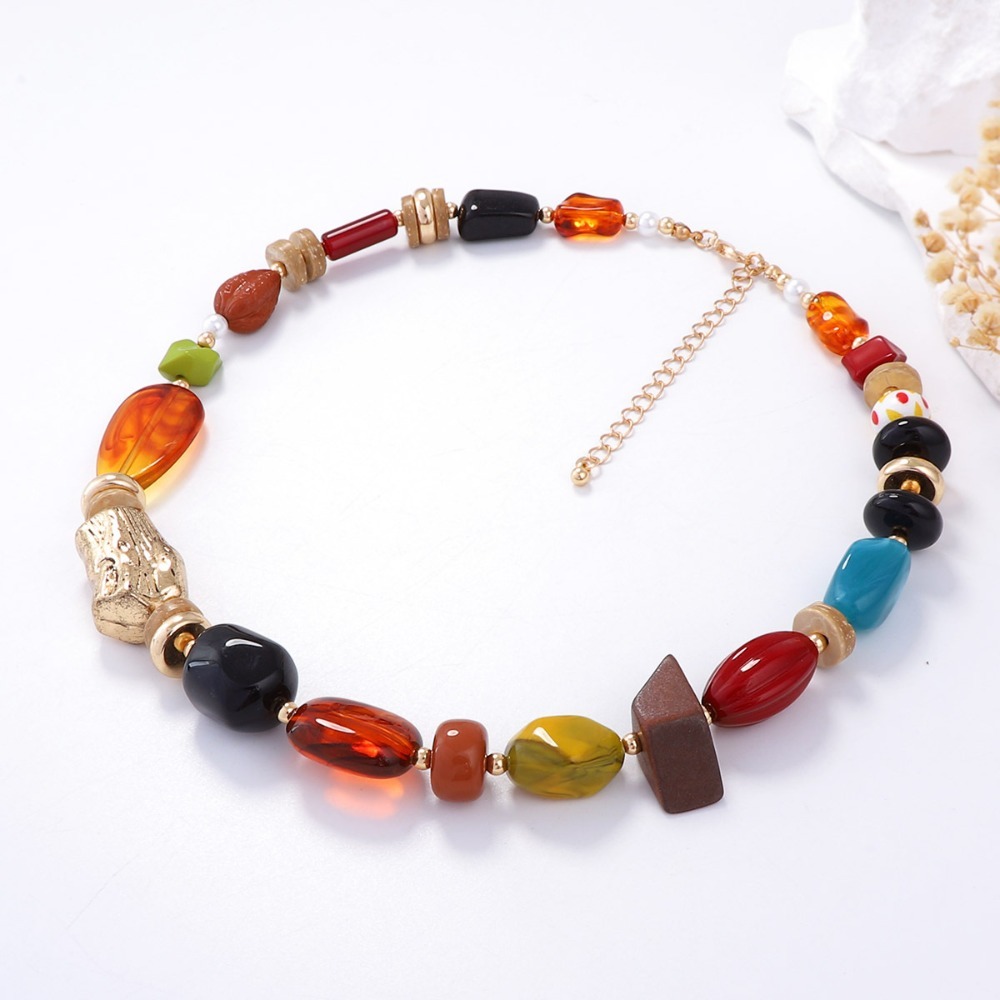 قلادة نسائية صيفية بتصميم بوهو - مراجعة Resin Art Necklace وسعره